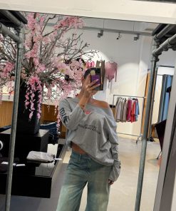SHIRT OFF-SHOULDER | grijs