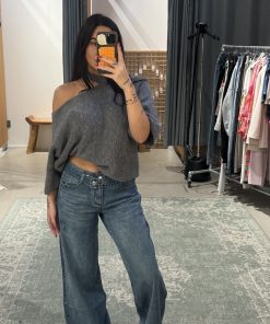 STRAIGHT FIT JEANS